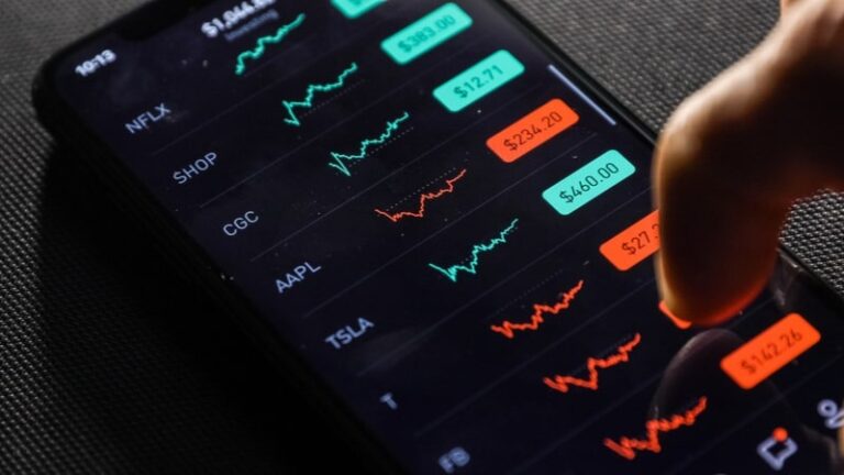 Tips for Choosing the Best Stock Trading App for Swing Trading